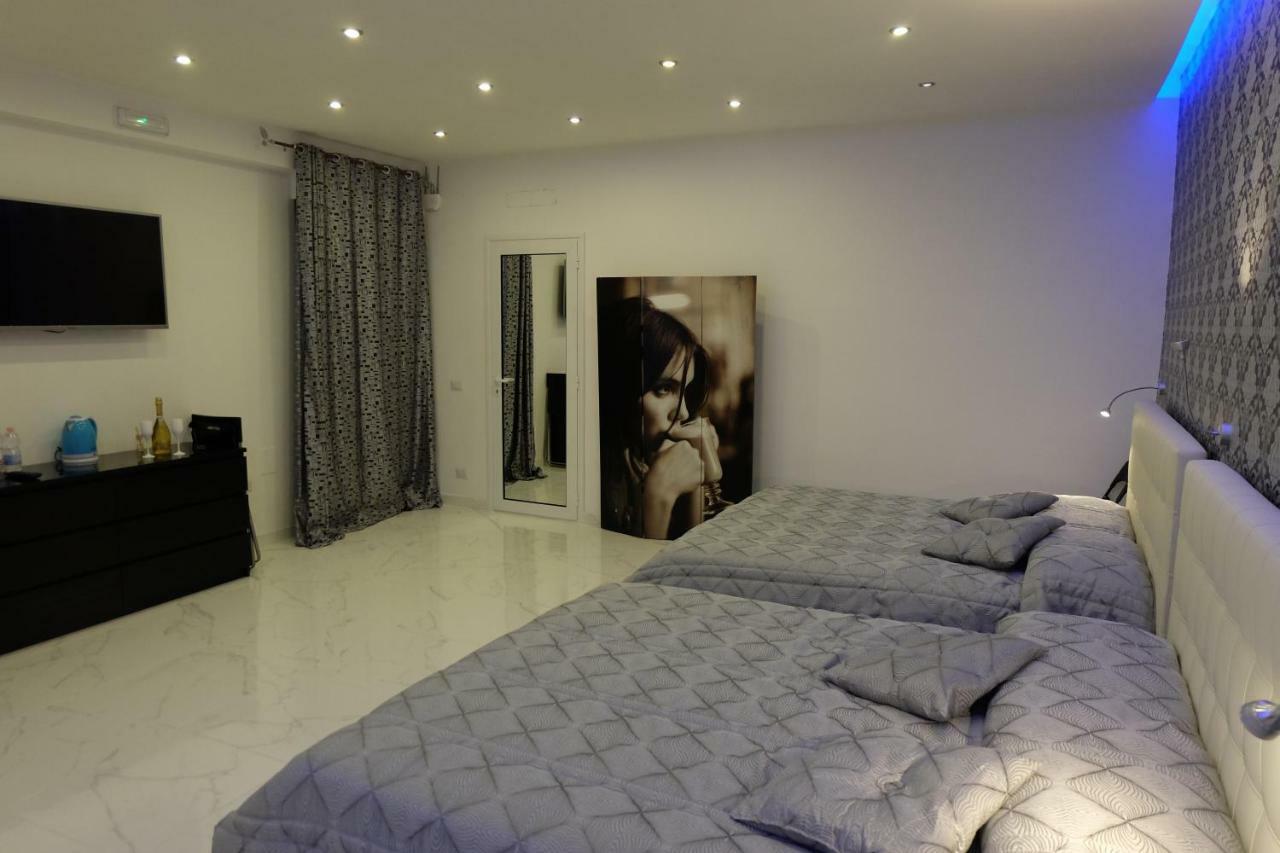 White Room Idromassaggio Su Richiesta Napoli Esterno foto