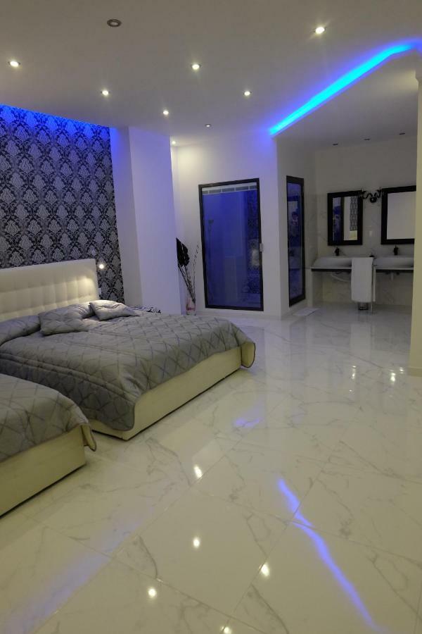 White Room Idromassaggio Su Richiesta Napoli Esterno foto