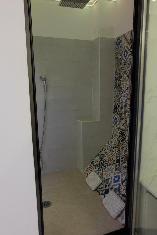 White Room Idromassaggio Su Richiesta Napoli Esterno foto